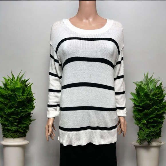 Old Navy Ribbed Trimmed Black & White Striped Pullover Sweater - Picture 5 of 16